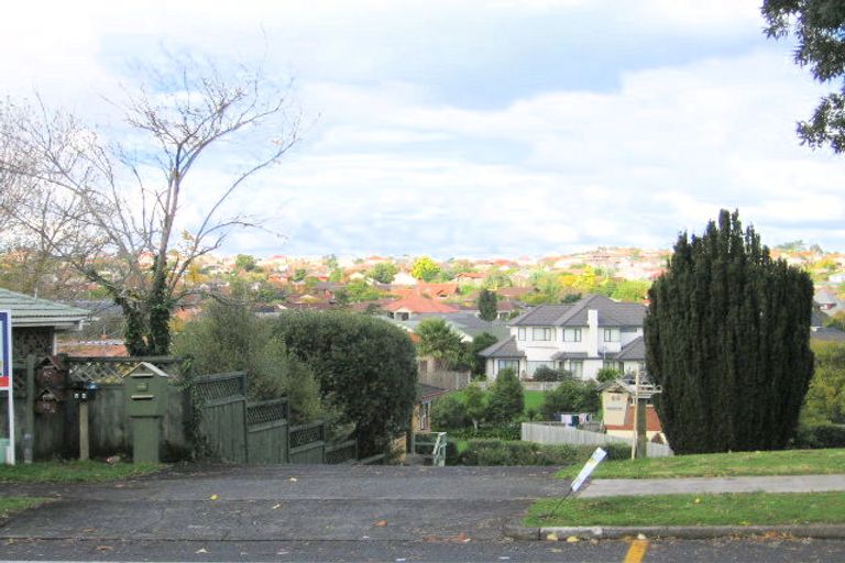 Photo of property in 52 Mirrabooka Avenue, Botany Downs, Auckland, 2010