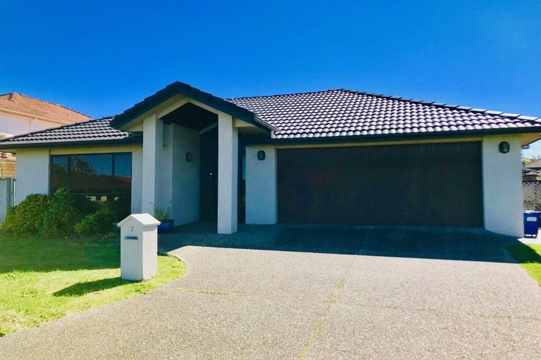 Photo of property in 7 Banshire Close, Flat Bush, Auckland, 2016