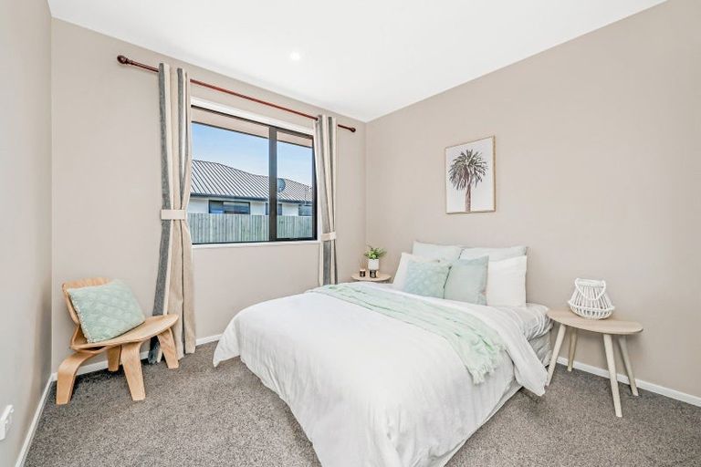 Photo of property in 17 Exeter Lane, Rolleston, 7614