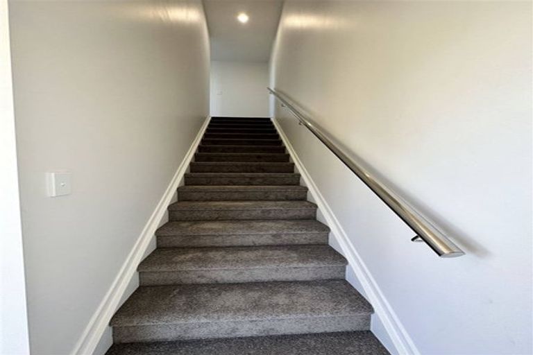 Photo of property in 42f Donegal Park Drive, Flat Bush, Auckland, 2019