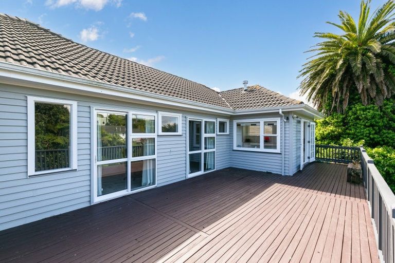Photo of property in 29 Ngatitoa Street, Tawa, Wellington, 5028