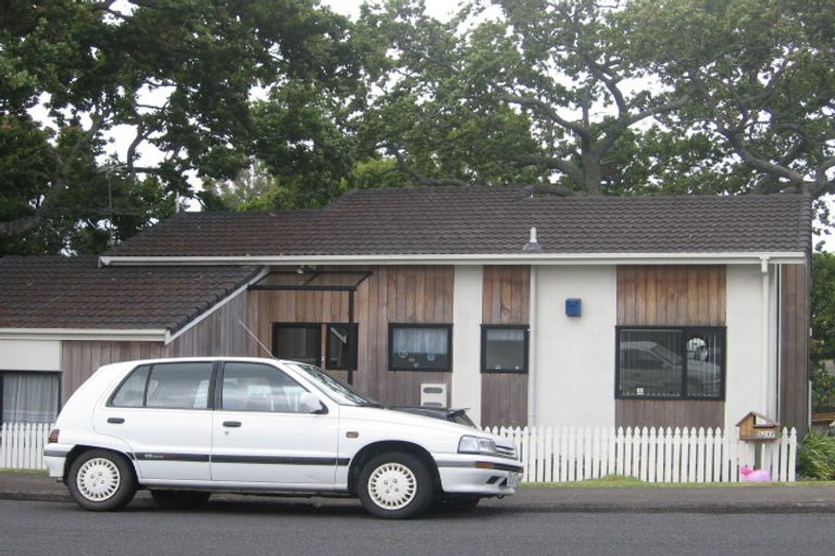 Photo of property in 2/17 Waterloo Road, Milford, Auckland, 0620