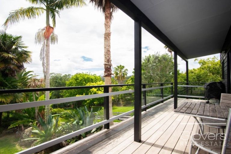 Photo of property in 22 Rimu Road, Oratia, Auckland, 0604