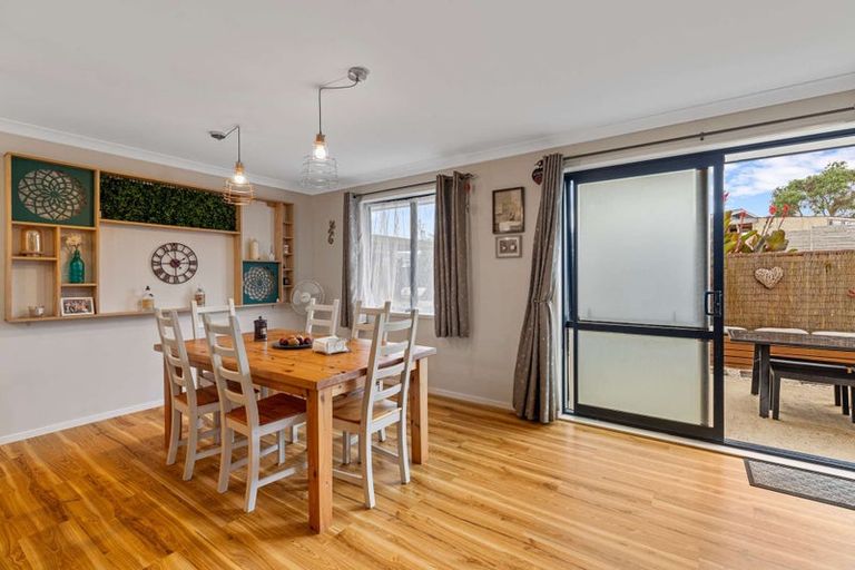 Photo of property in 22 Colombo Road, Waiuku, 2123