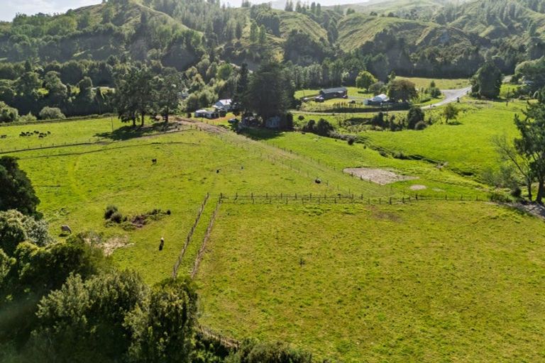 Photo of property in 808 Pahiatua Pongaroa Road, Pahiatua, 4982