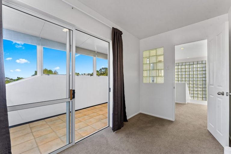 Photo of property in 1/104a Beach Road, Castor Bay, Auckland, 0620