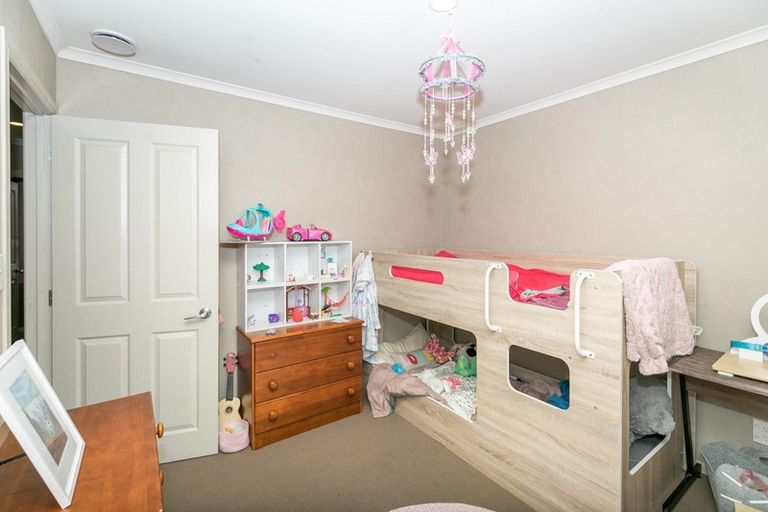 Photo of property in 20 Whitford Place, Rototuna North, Hamilton, 3210