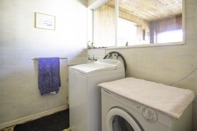 Photo of property in 18 Meadowbrook Drive, Cloverlea, Palmerston North, 4412