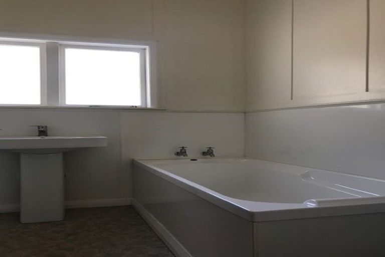 Photo of property in 52 Happy Valley Road, Owhiro Bay, Wellington, 6023