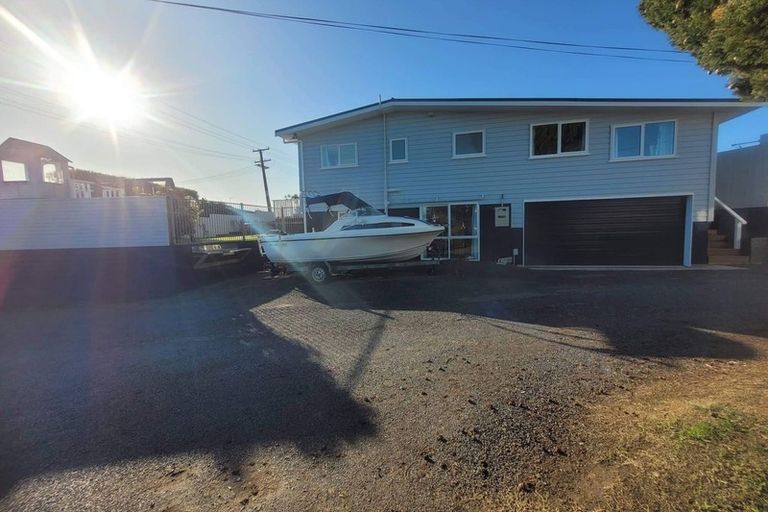 Photo of property in 12 Mcdonnell Street, Omokoroa, 3114