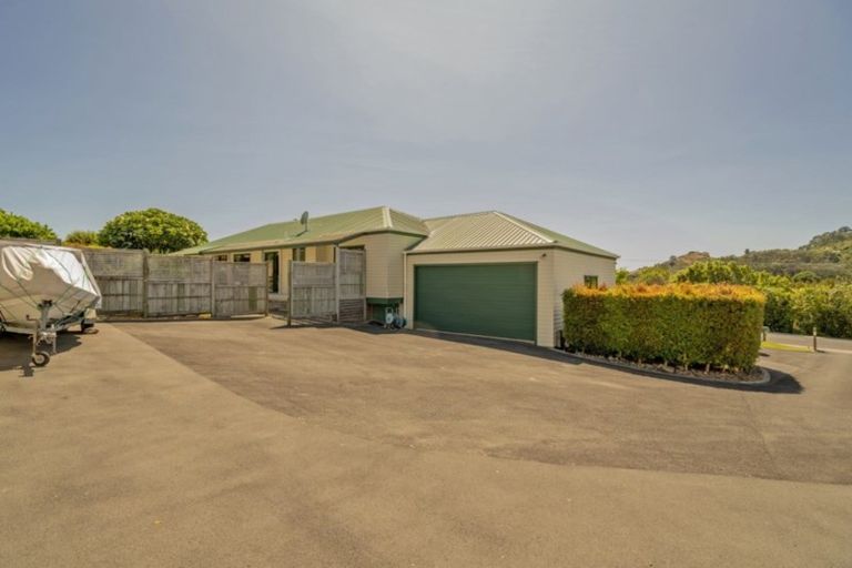 Photo of property in 86 Hahei Beach Road, Hahei, Whitianga, 3591
