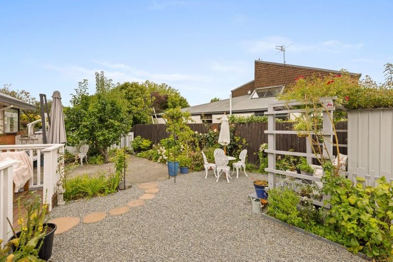 Photo of property in 28 Rubens Place, Burnside, Christchurch, 8053