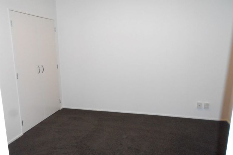 Photo of property in St Peters Apartments, 2c/192 Willis Street, Te Aro, Wellington, 6011