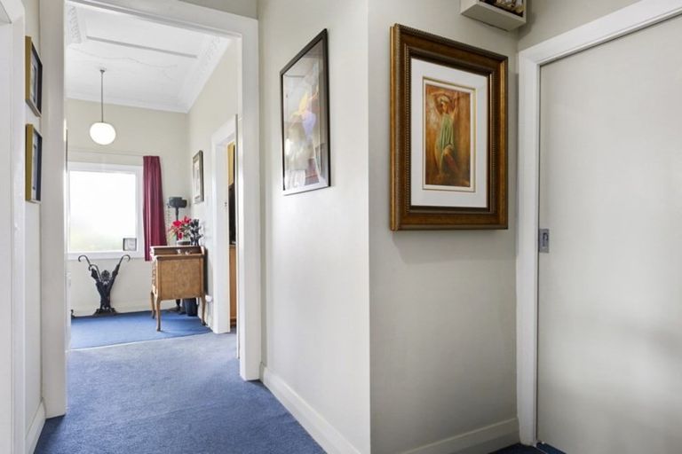 Photo of property in 24 Hargest Crescent, Saint Kilda, Dunedin, 9012