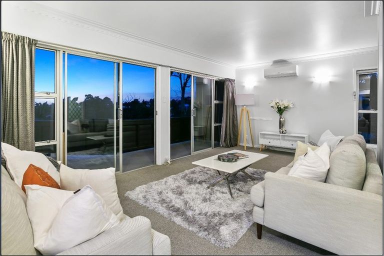 Photo of property in 3 Dunraven Place, Torbay, Auckland, 0630