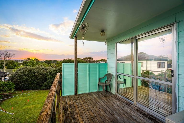 Photo of property in 18 Peterhouse Place, West Harbour, Auckland, 0618
