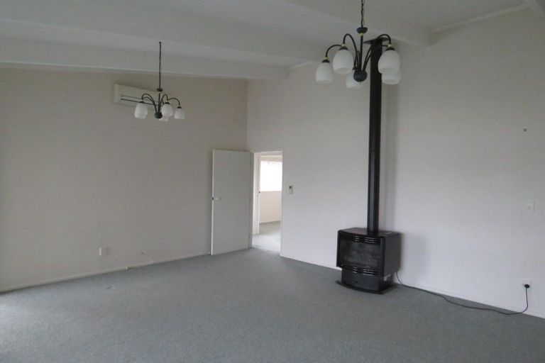 Photo of property in 66 Waiwaka Terrace, Strandon, New Plymouth, 4312