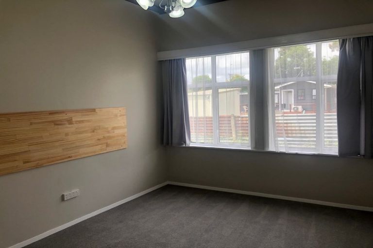 Photo of property in 65 Mako Mako Road, Levin, 5510