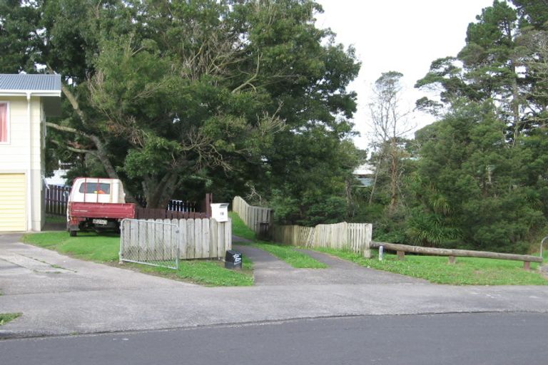 Photo of property in 16 Backhurst Grove, Massey, Auckland, 0614