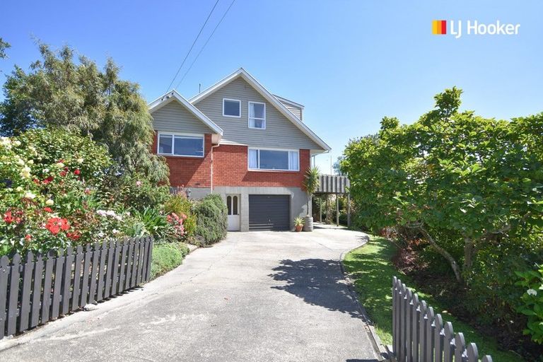 Photo of property in 28 Elwyn Crescent, Green Island, Dunedin, 9018