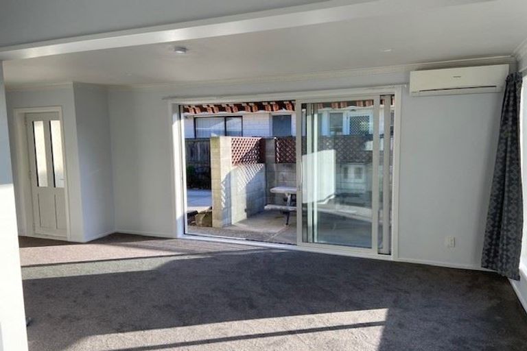 Photo of property in 1/76 Denise Crescent, Hornby, Christchurch, 8042
