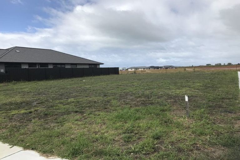 Photo of property in 61 Stace Hopper Drive, One Tree Point, 0118