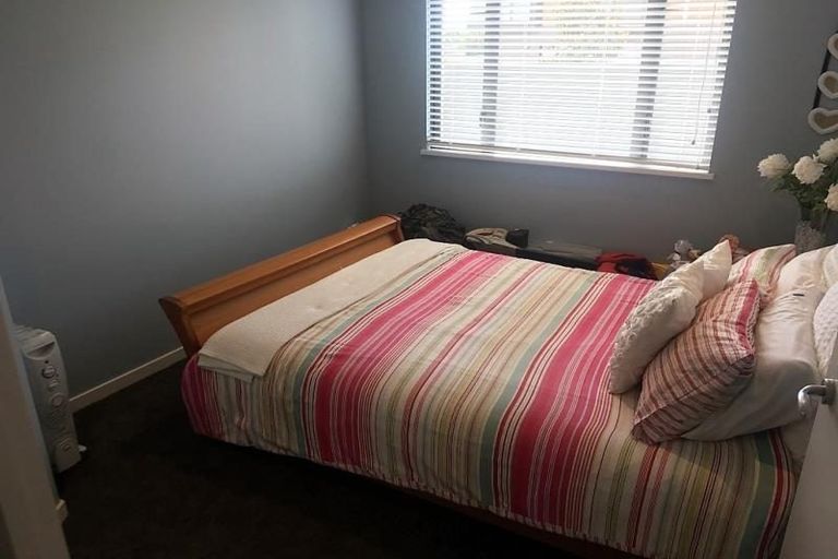 Photo of property in 49a Renoir Street, West Harbour, Auckland, 0618