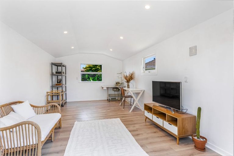 Photo of property in 29 Ward Crescent, Te Atatu Peninsula, Auckland, 0610