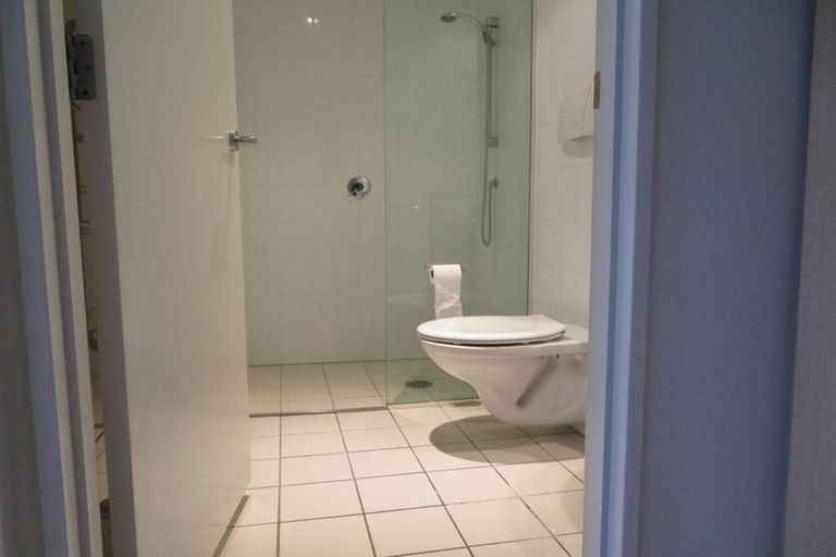 Photo of property in Sanctum Apartment, 10 Ebor Street, Te Aro, Wellington, 6011