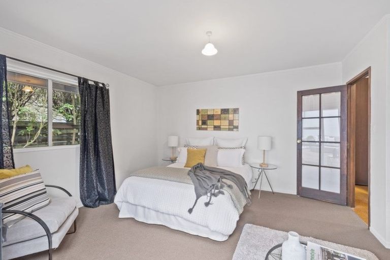 Photo of property in 2/10 Pierce Road, Milford, Auckland, 0620