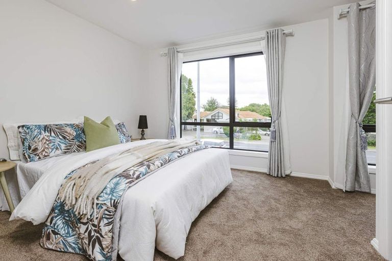 Photo of property in 1/287 Massey Road, Mangere East, Auckland, 2024