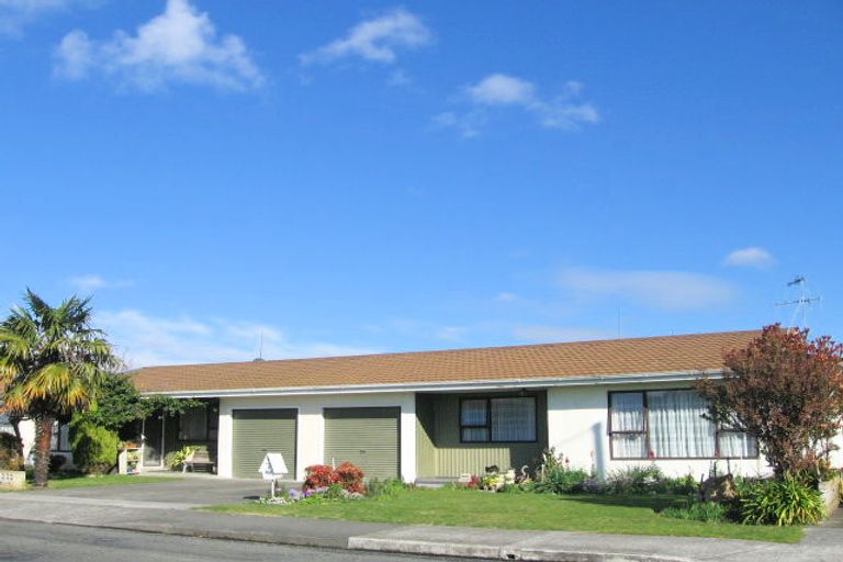 Photo of property in 2/800 Lane Street, Mahora, Hastings, 4120