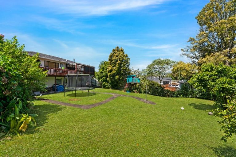 Photo of property in 15 Haseler Crescent, Howick, Auckland, 2014