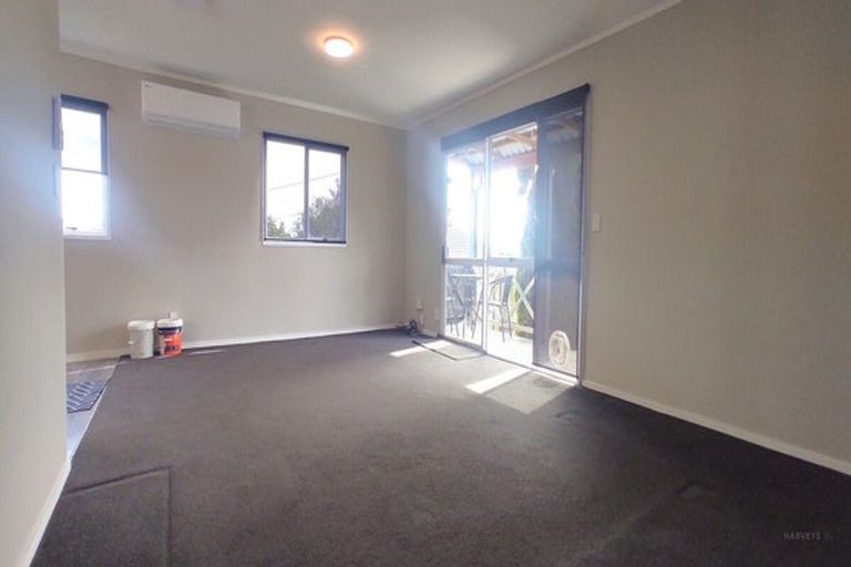 Photo of property in 2/112 View Road, Sunnyvale, Auckland, 0612