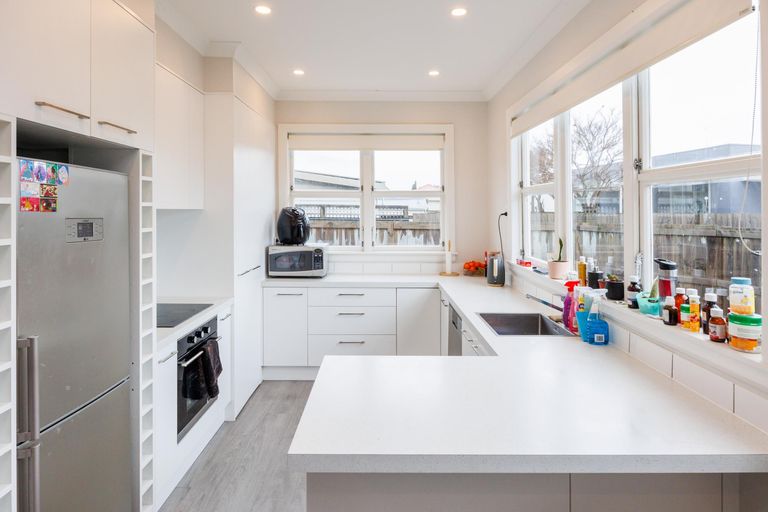 Photo of property in 96 Ferguson Street, West End, Palmerston North, 4412