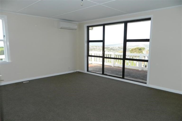 Photo of property in 2 Rakihau Place, Titahi Bay, Porirua, 5022