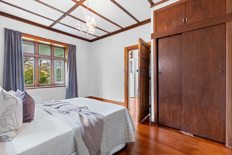 Photo of property in 36 Kingswood Street, Takaro, Palmerston North, 4412