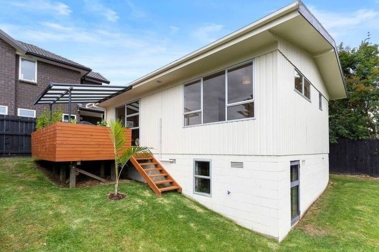 Photo of property in 7d Yeoman Place, Howick, Auckland, 2014