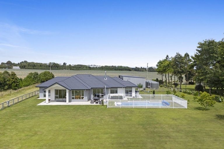 Photo of property in 14 Heatherlea Road West, Levin, 5575