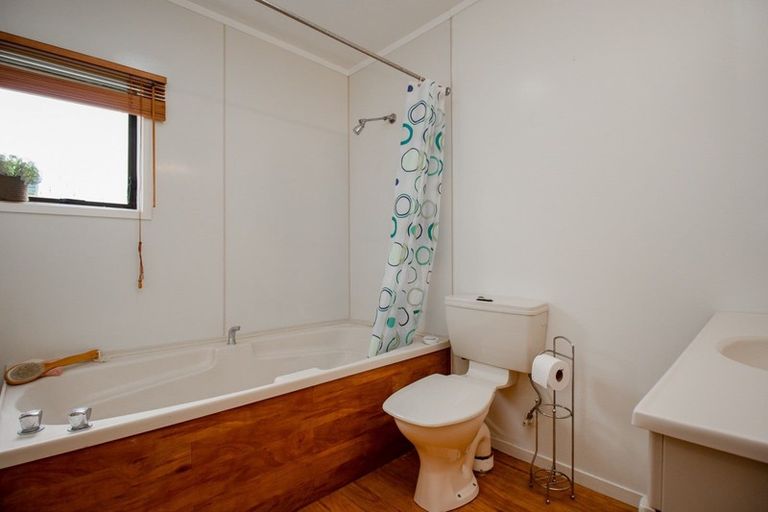 Photo of property in 5 Matipo Avenue, Pomare, Rotorua, 3015