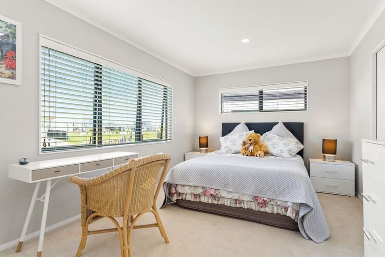 Photo of property in 27 Stace Hopper Drive, One Tree Point, 0118