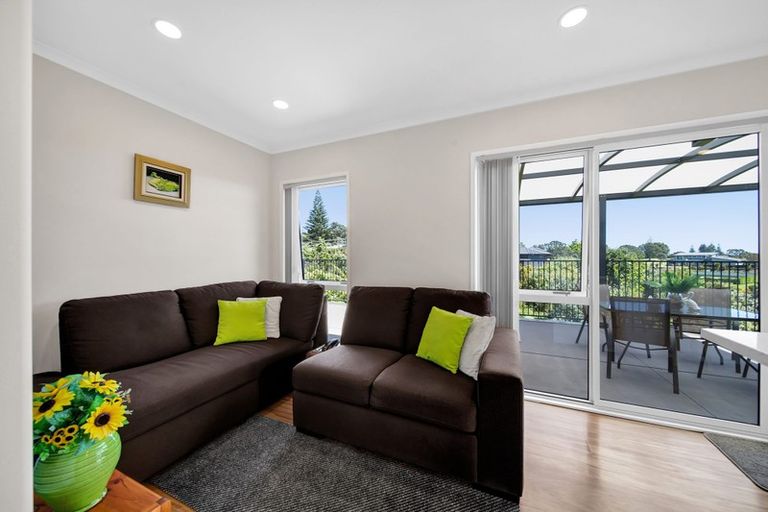 Photo of property in 5 Condor Crescent, Waiwhakaiho, New Plymouth, 4312