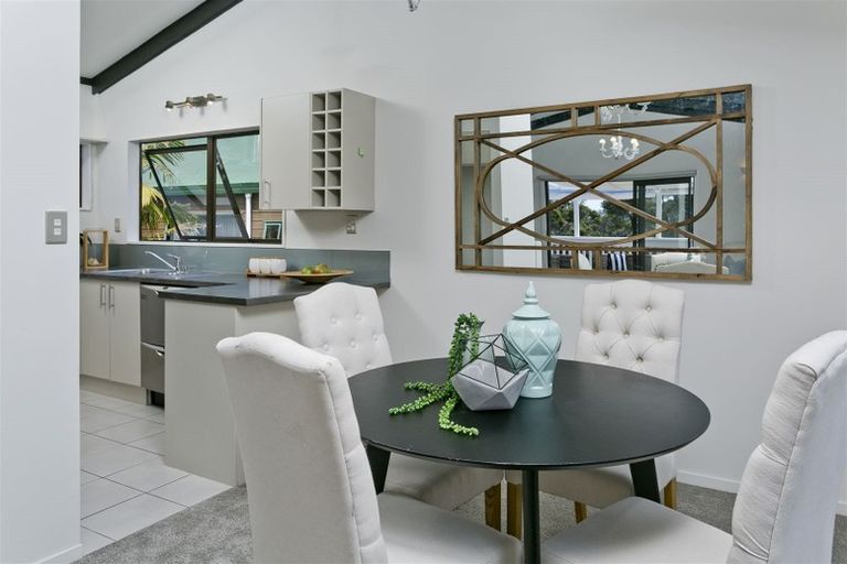 Photo of property in 2/27a Stanley Road, Glenfield, Auckland, 0629