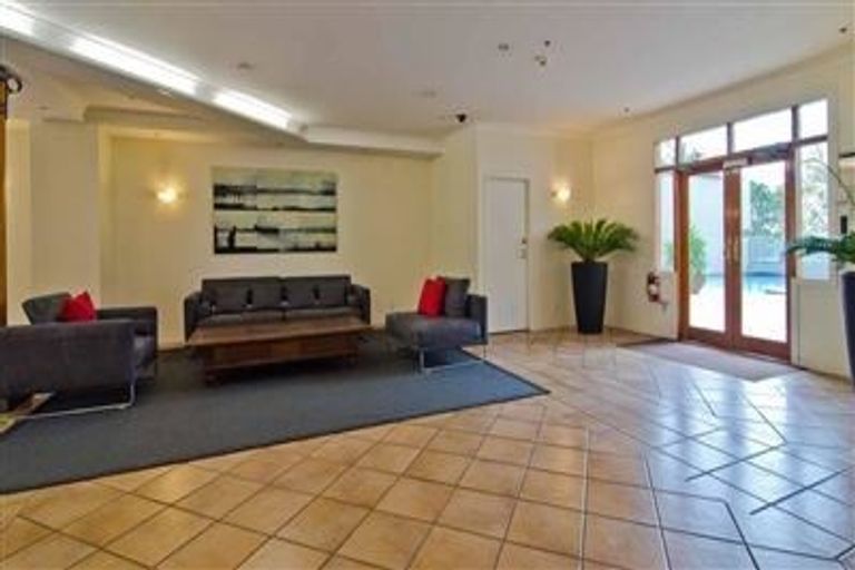 Photo of property in Highgate Towers, 9c/8 Howe Street, Freemans Bay, Auckland, 1011