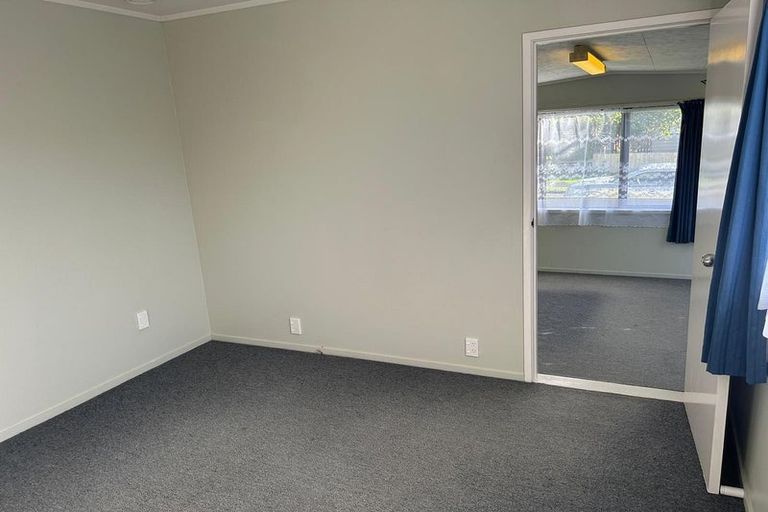 Photo of property in 12 Edwin Freeman Place, Ranui, Auckland, 0612