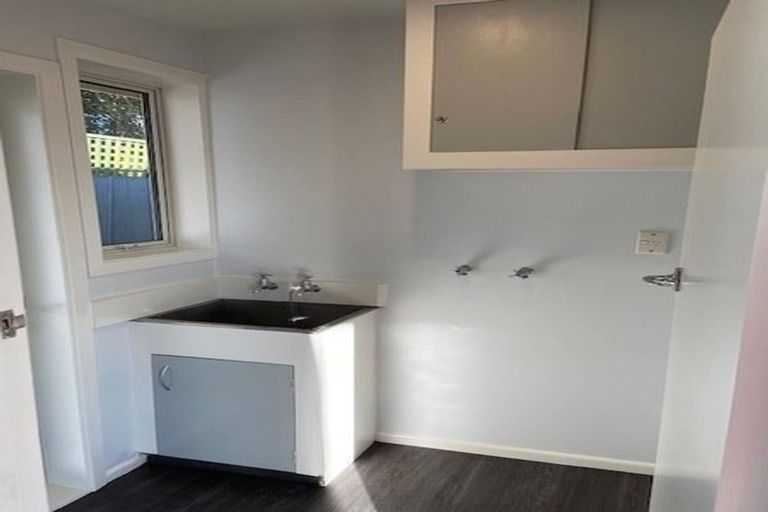 Photo of property in 1/76 Denise Crescent, Hornby, Christchurch, 8042