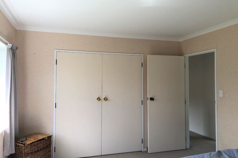 Photo of property in 64 Heatherlea Road West, Levin, 5575