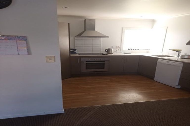 Photo of property in 14/64 Kawaha Point Road, Kawaha Point, Rotorua, 3010