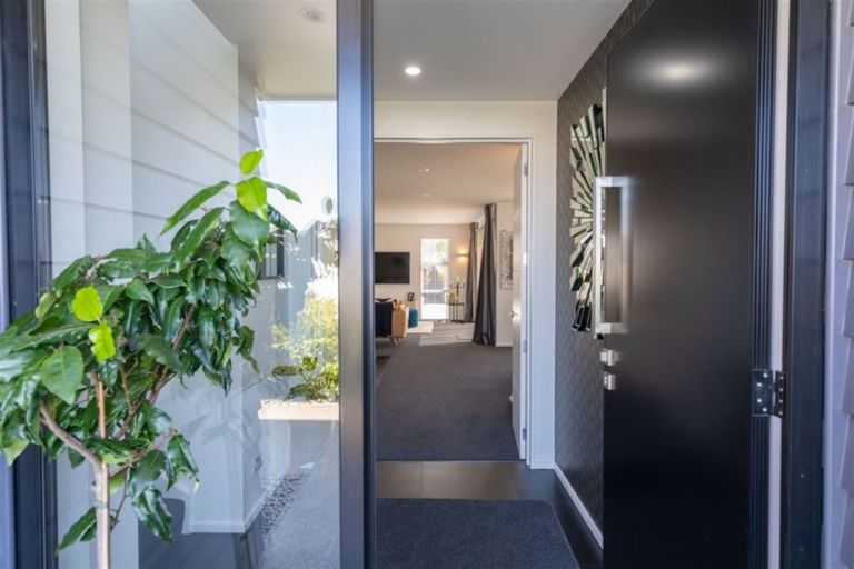 Photo of property in 138 Penruddock Rise, Westmorland, Christchurch, 8025