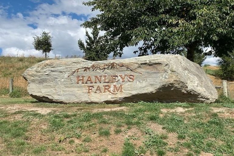 Photo of property in 14 Ward Street, Jacks Point, Queenstown, 9371